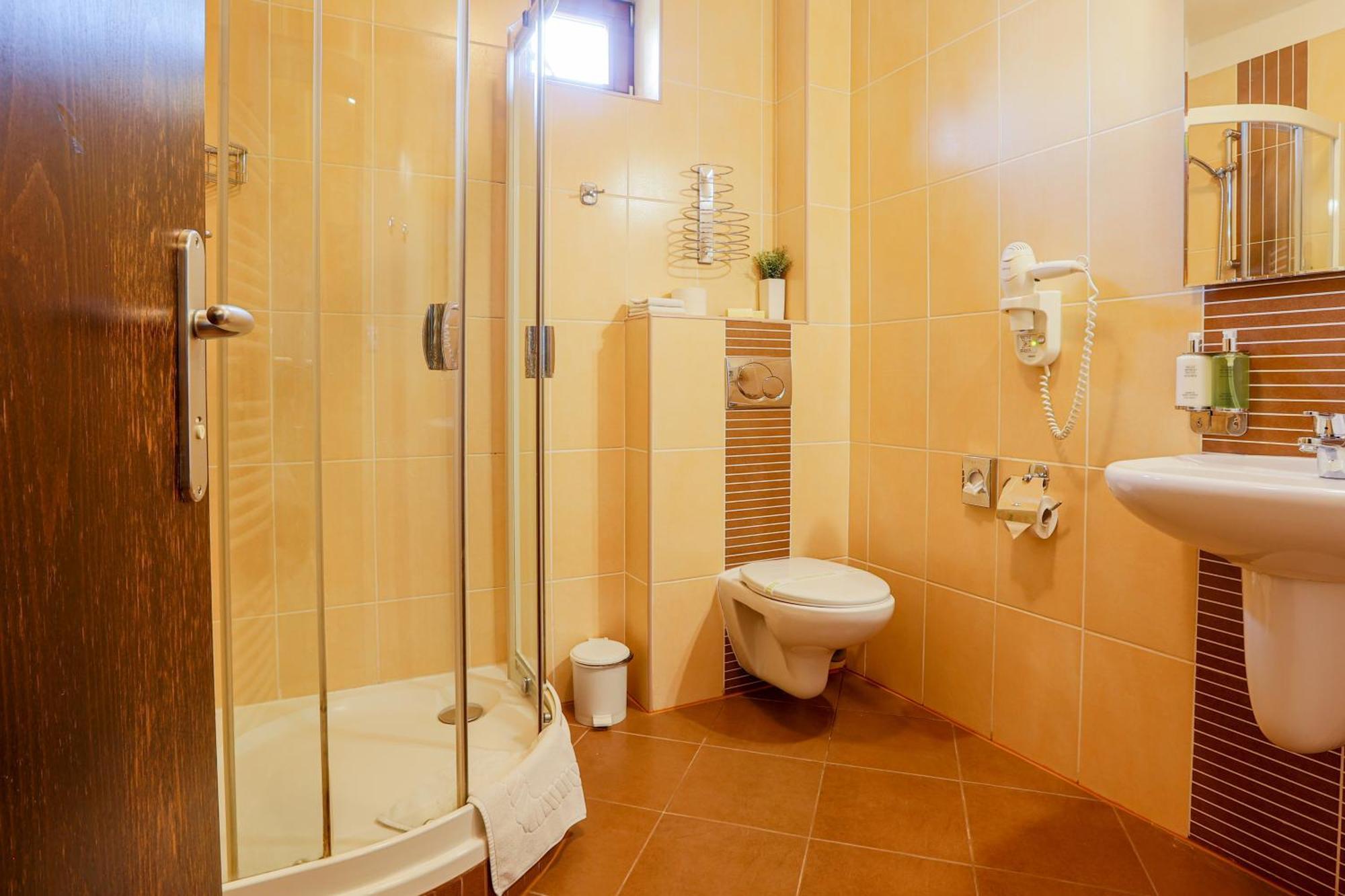 Grand Hotel Senica, Garni Bagian luar foto
