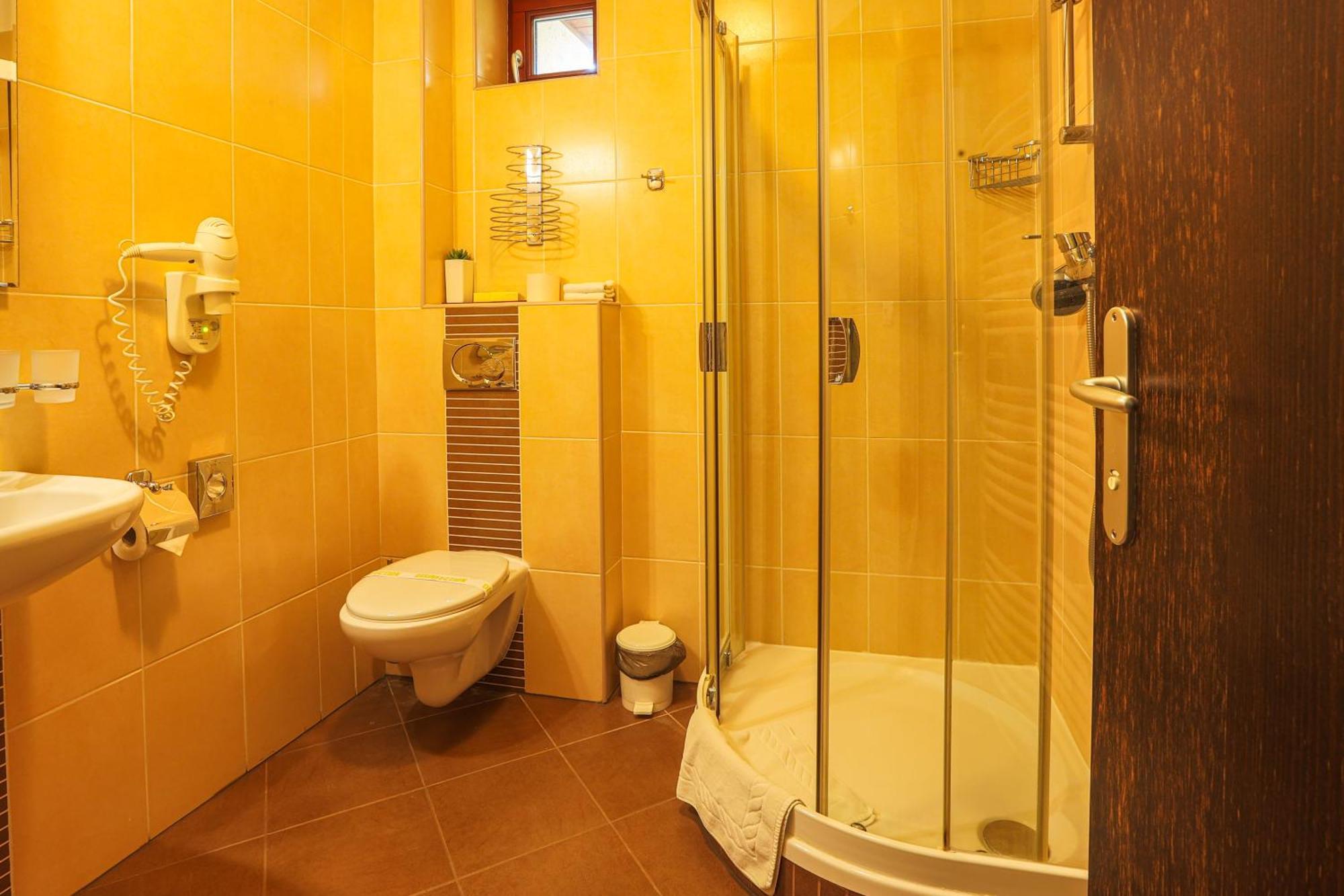 Grand Hotel Senica, Garni Bagian luar foto